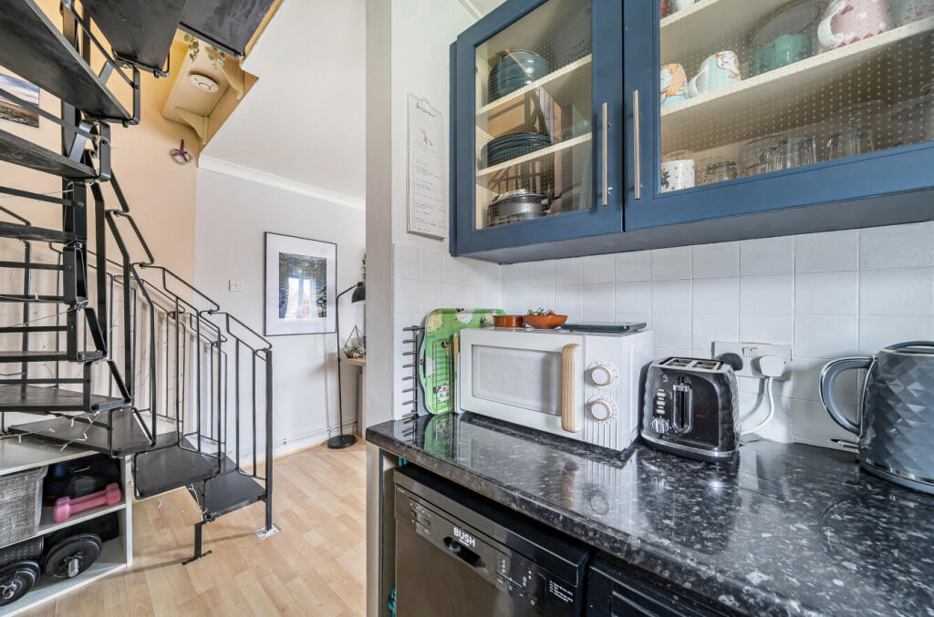 1394046-8-694a8f7...