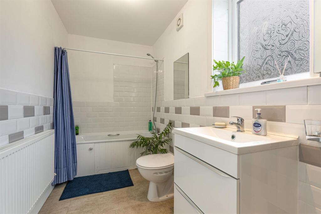 8 Eildon Terrace Newtown St Boswells 25.JPG