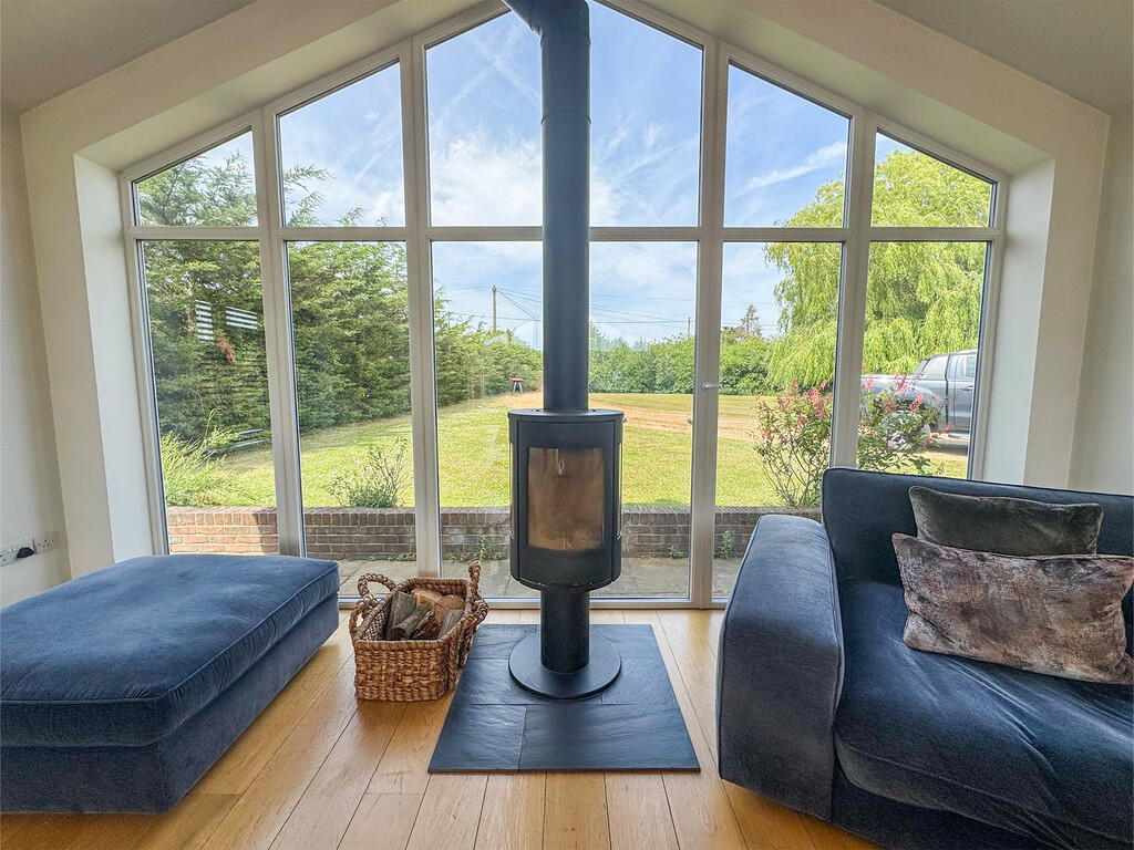 lounge apex windo...