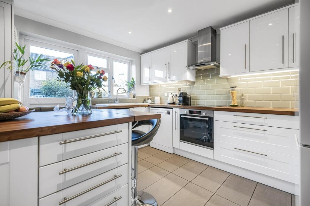 Kitchen/Breakfast Ro