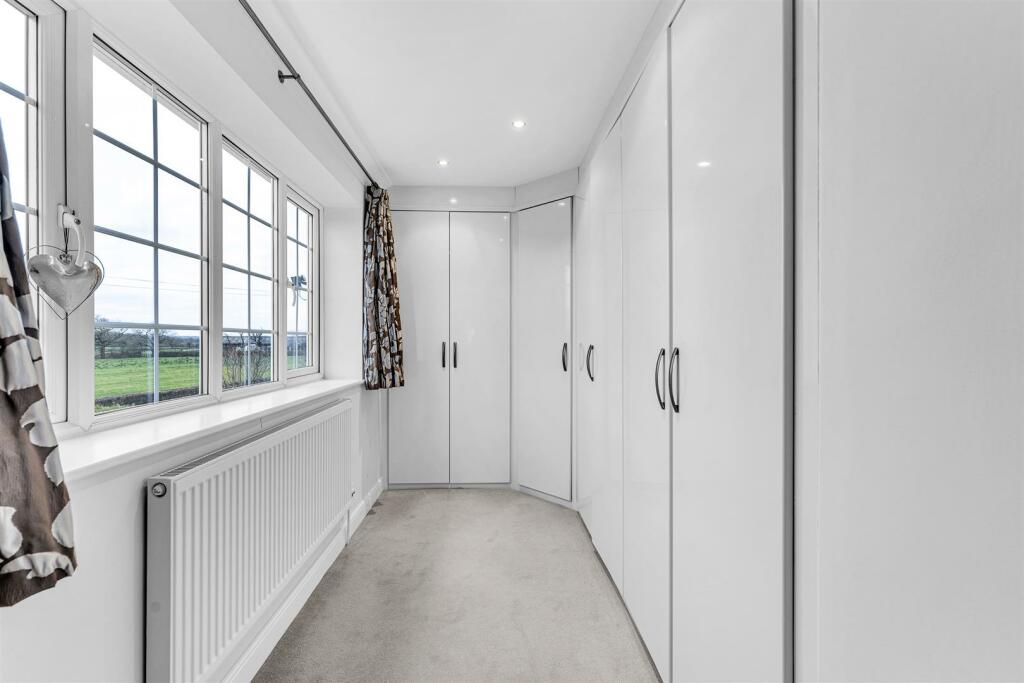 DRESSING ROOM