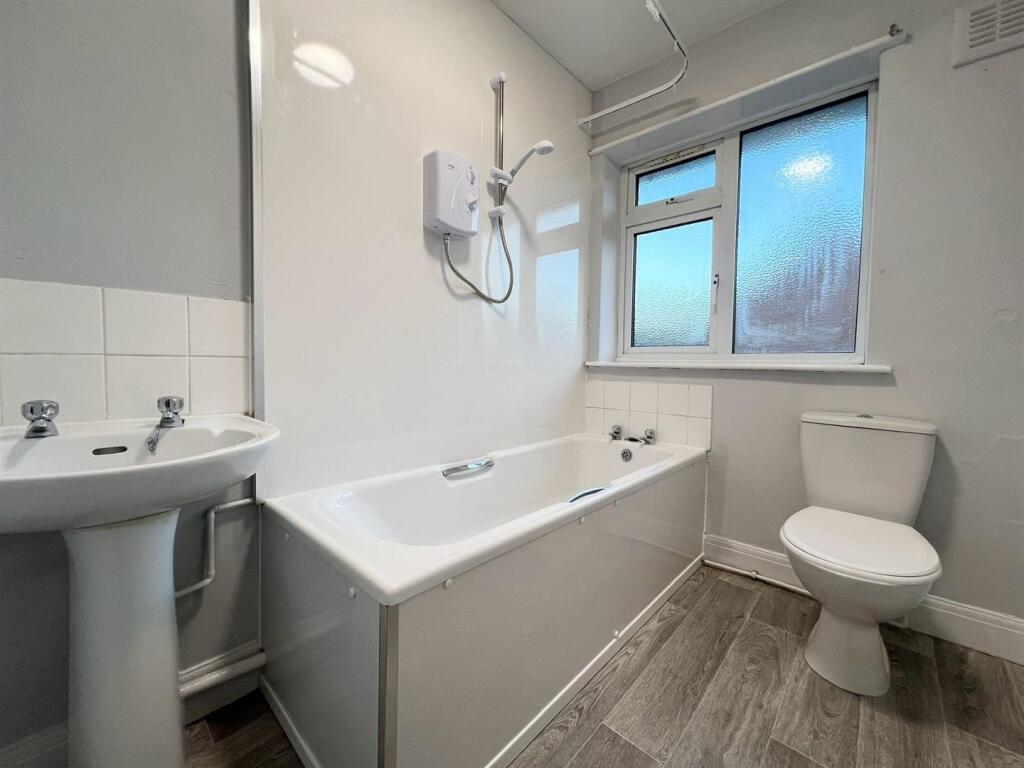 USE bathroom  (2).jpg