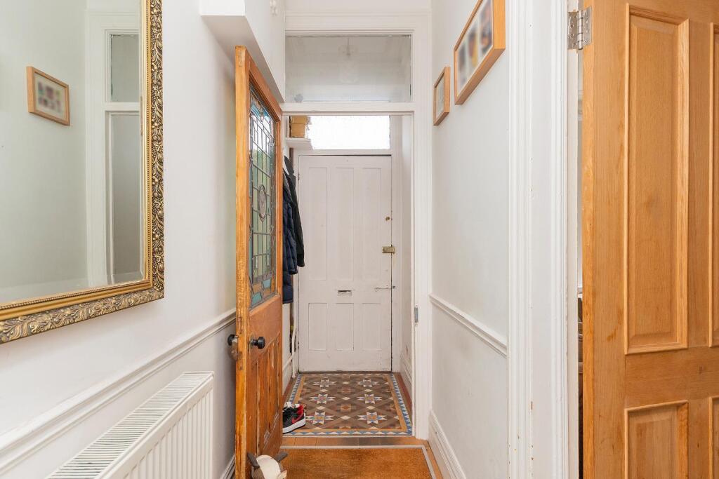 2W4RKE - Hallway A.jpg