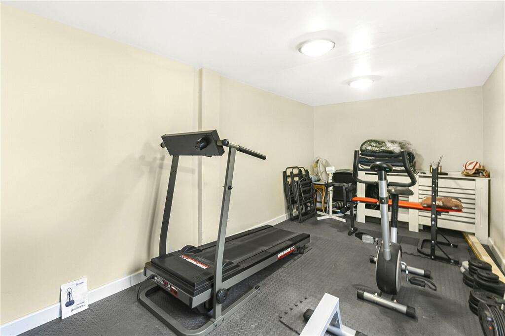 Garage/Gym