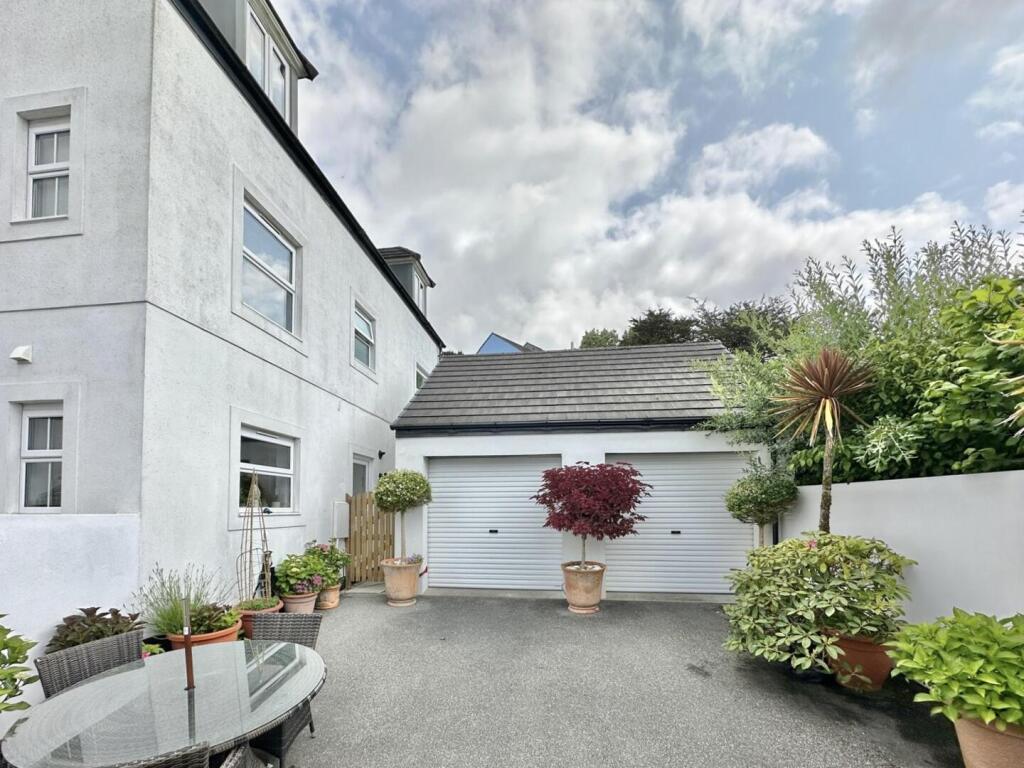 Double Garage