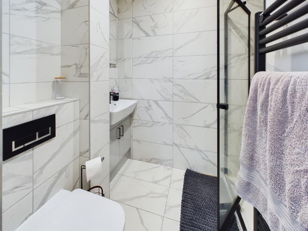 CAM01966G0-PR0296-STILL004