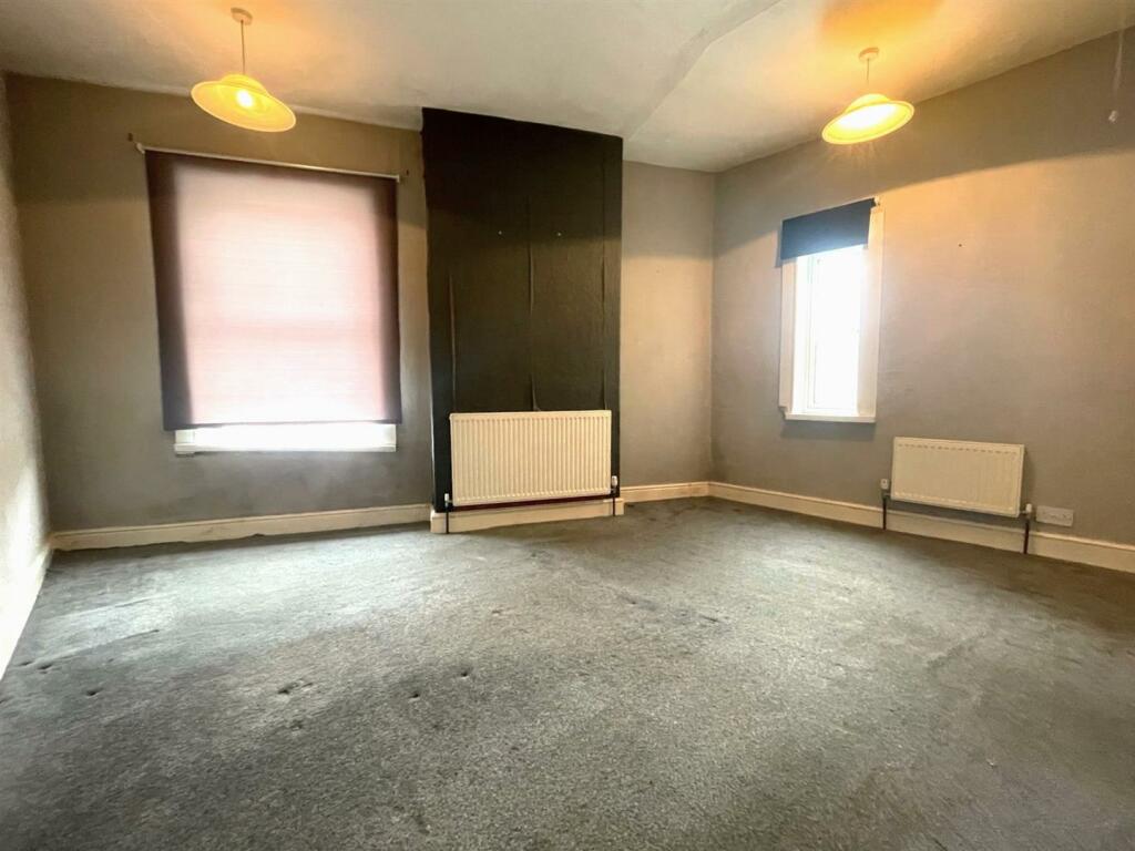 WhatsApp Image 2024-11-22 at 09.08.15 (1).jpeg