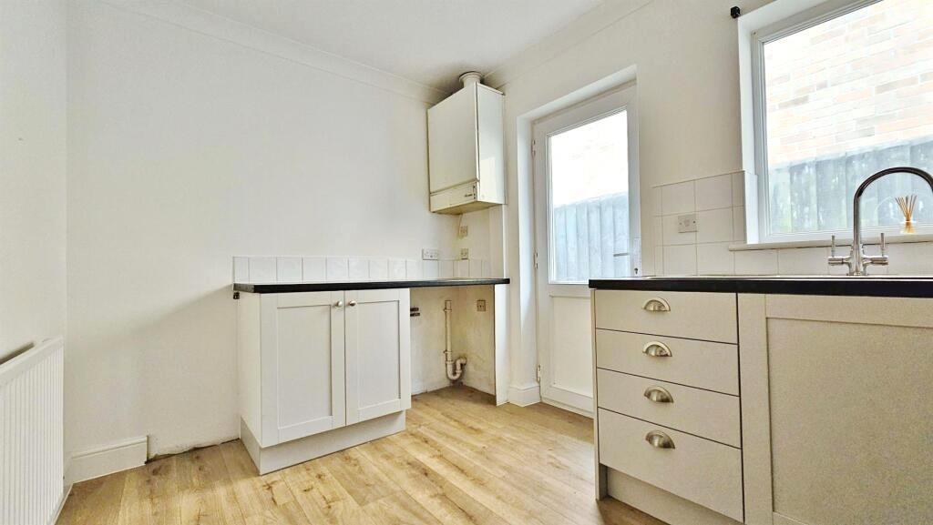KITCHEN..jpeg