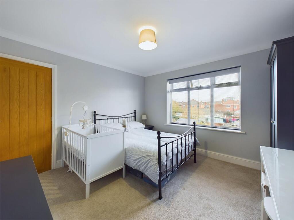 Bedroom: