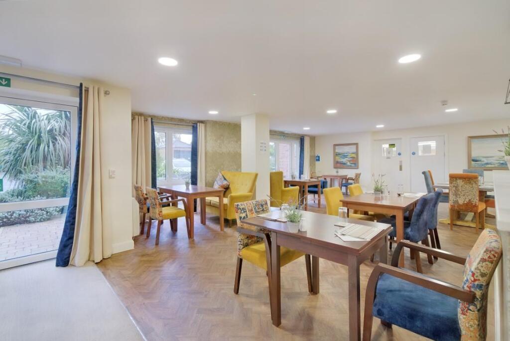 8525147-interior04 (Medium).jpg