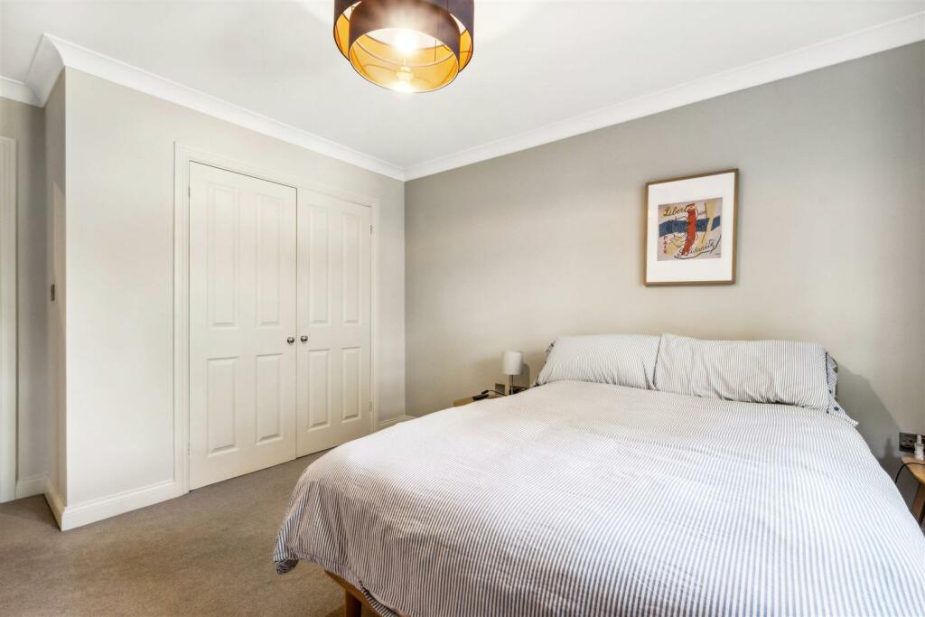 Flat 4 Forrest Court, Rosendale Road, Herne Hill, 