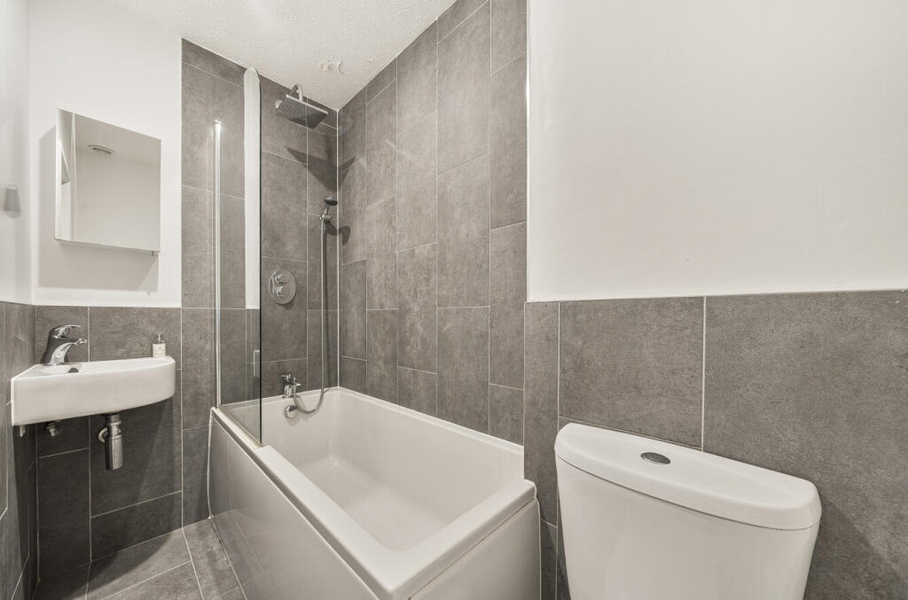 1318371-23-6863d4...