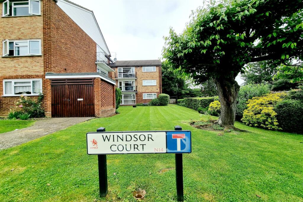 FURTHER COMMUNAL GARDENS: