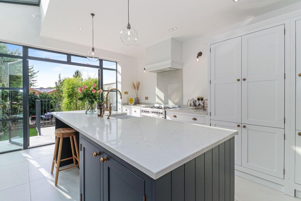 Kitchen/breakfast rm