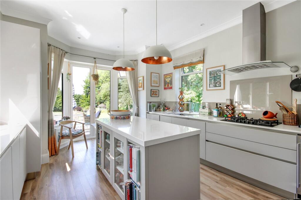 Kitchen/Breakfast Rm