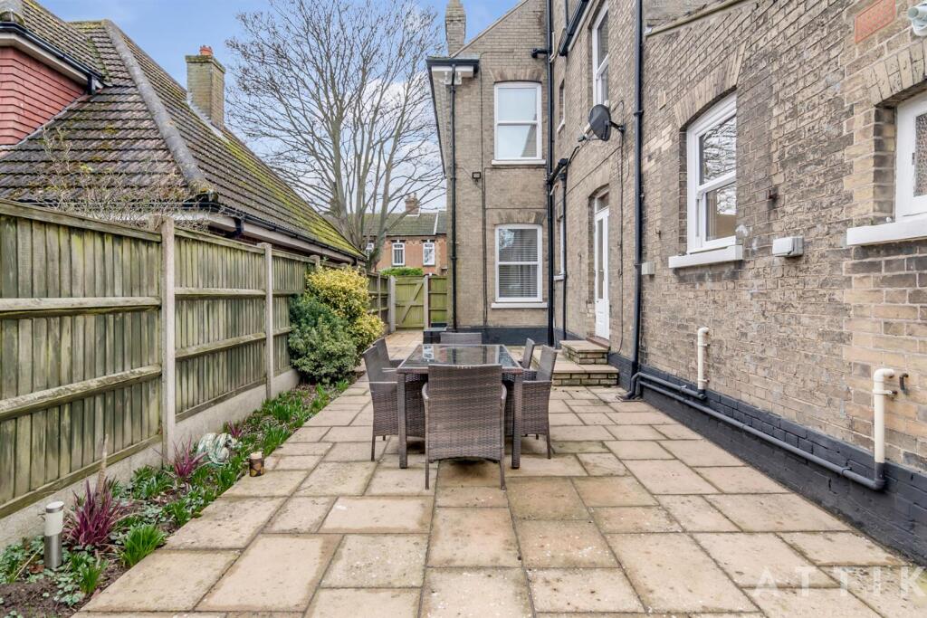 Attik 5, Stradbroke Road Gorleston, NR31 7AQ (43).