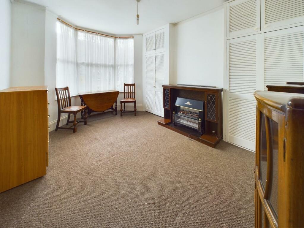 PR0158-STILL013.jpg