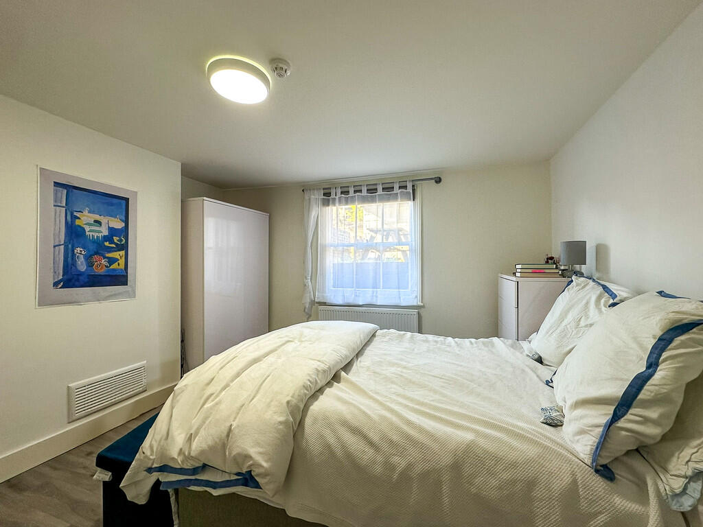 Bedroom (2)