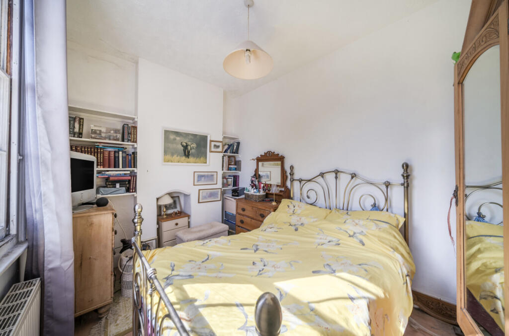 1347473-15-68b5d7...