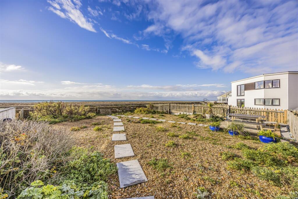 The Penthouse, 22 Bembridge Drive, Hayling Island-