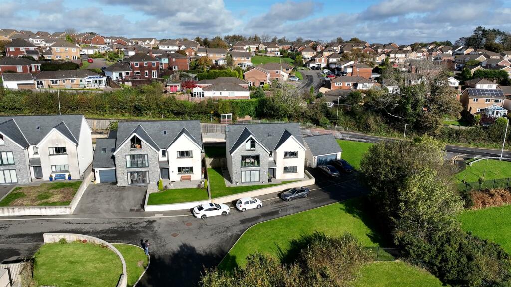 Sequence 01.00_03_20_05.Still010-2.jpg