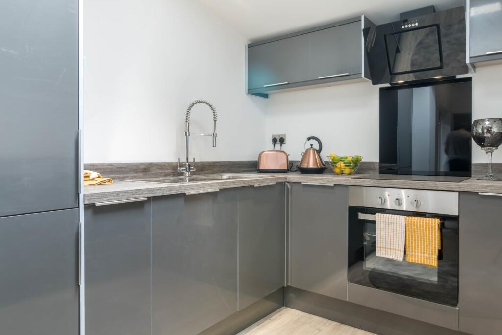 23 Milverton Road Manchester M145PJ 011