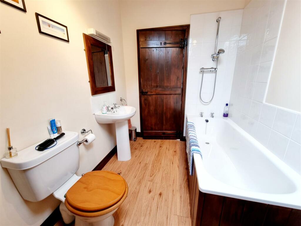 Bathroom.jpg