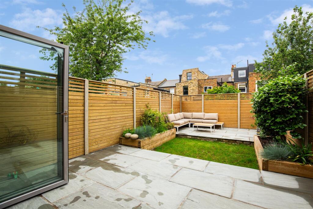 Fraser Street, W4 - FOR SALE