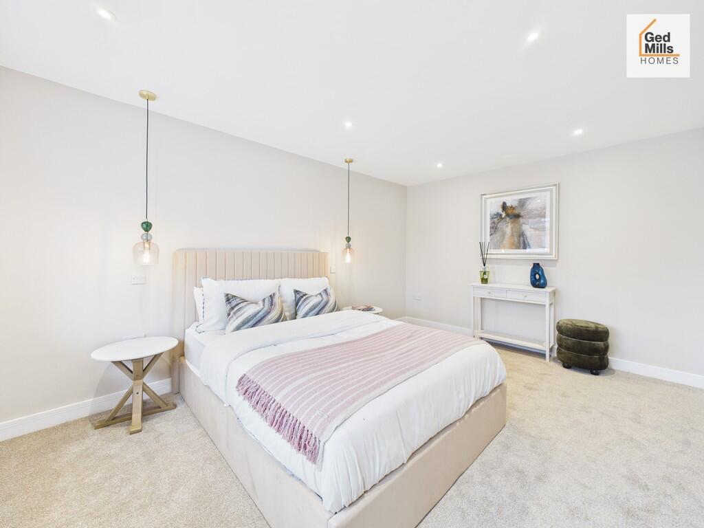 CAM04261G0-PR0117...