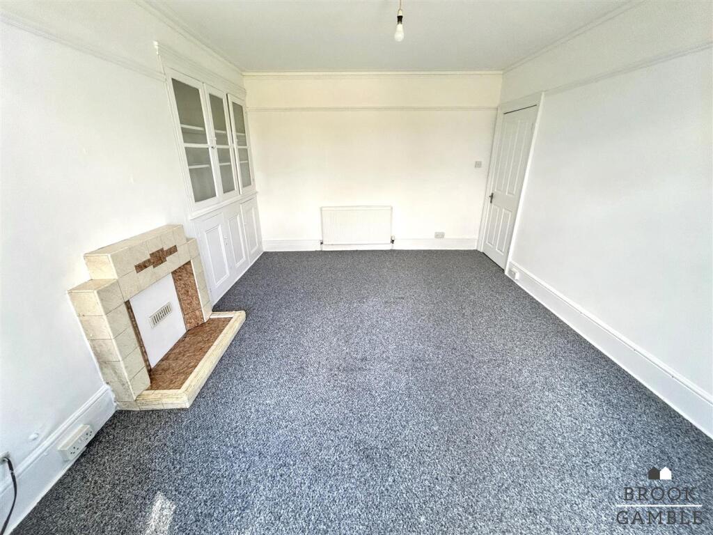 01323 438506
