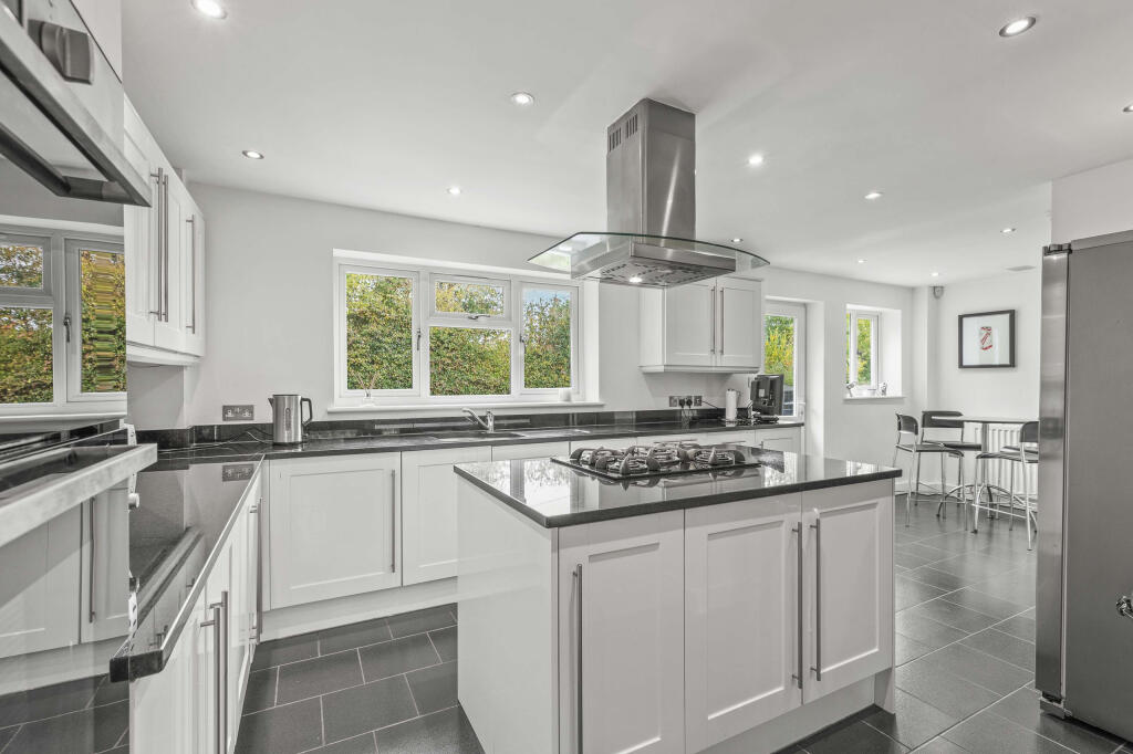 8 Spinfield Lane West, SL7 2DB (LOW RES)-13