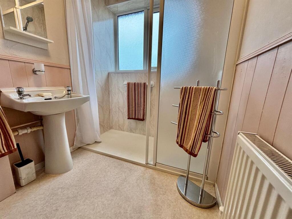 Shower Room / WC: