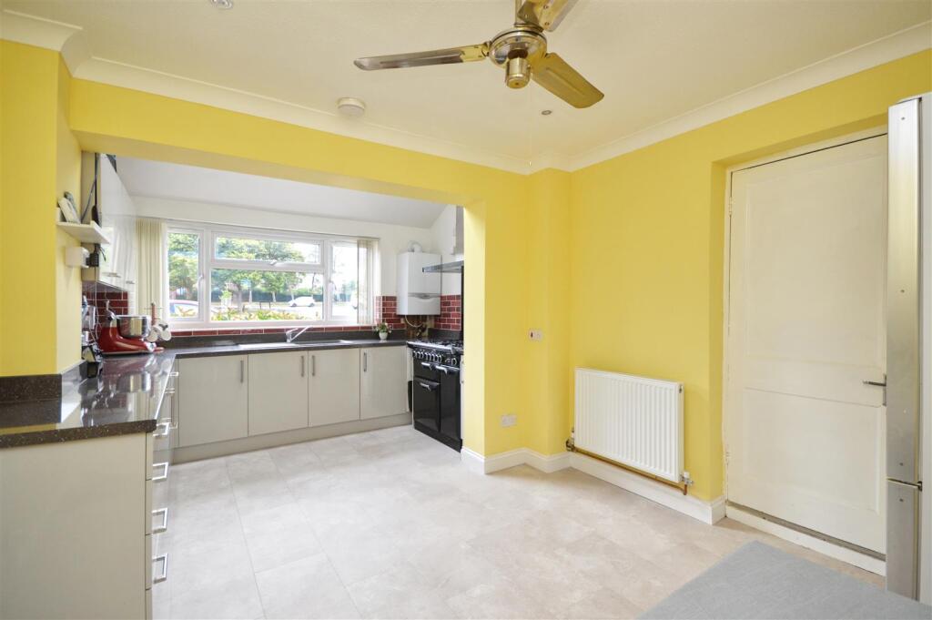 Kitchen / Dining Room