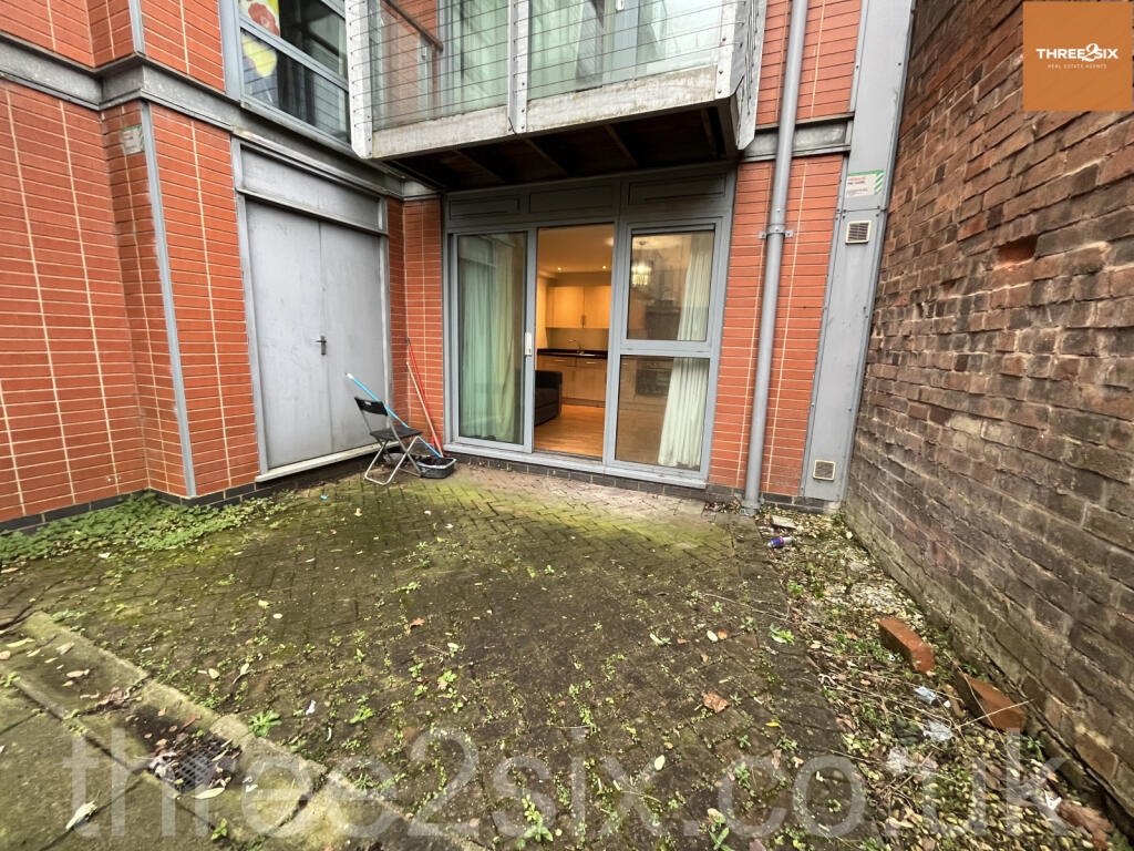 shared lower ground terrace