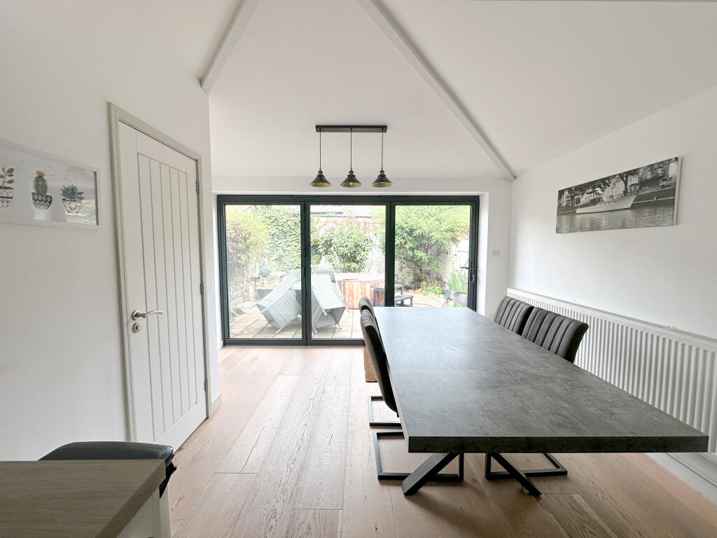 20250910_122800490_iOS