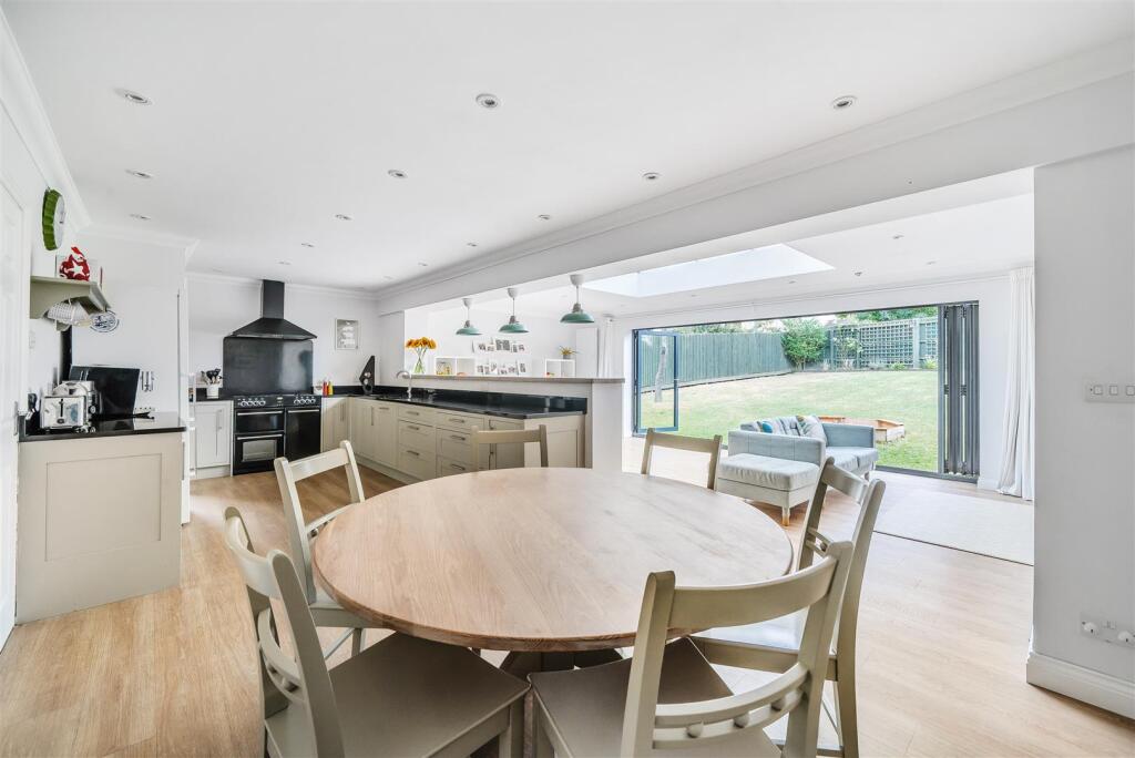 38 Graham Hill Road,Towcester