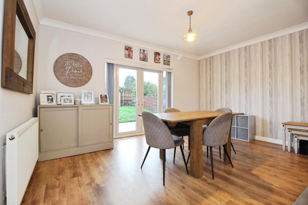 Lounge/Dining Room