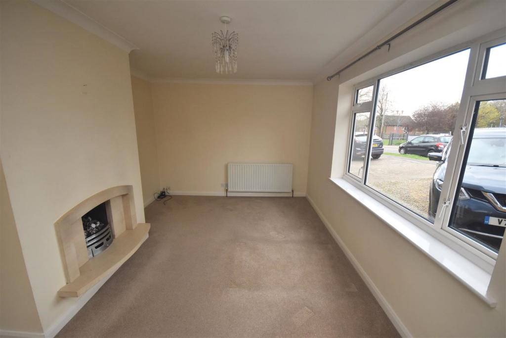 Sitting room 1.jpg