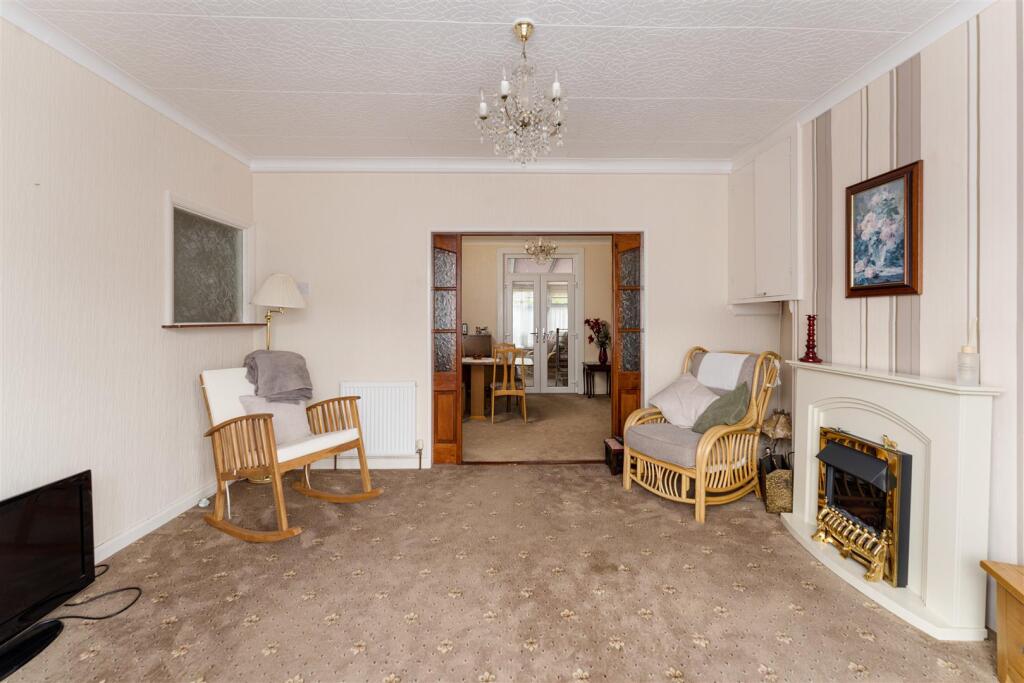Lyne Crescent E17