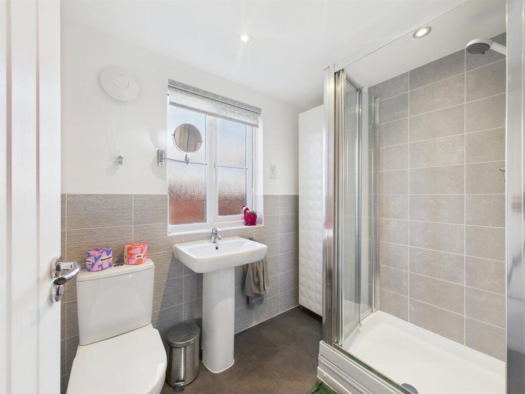 Well-Appointed Shower Room