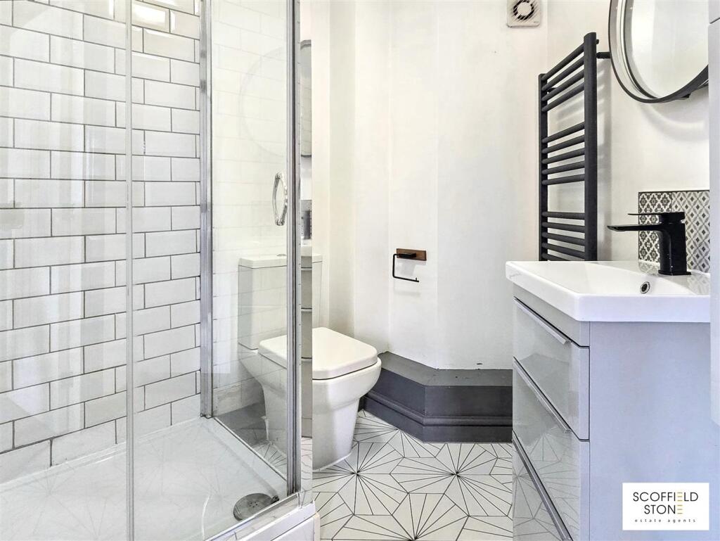 En Suite Shower Room