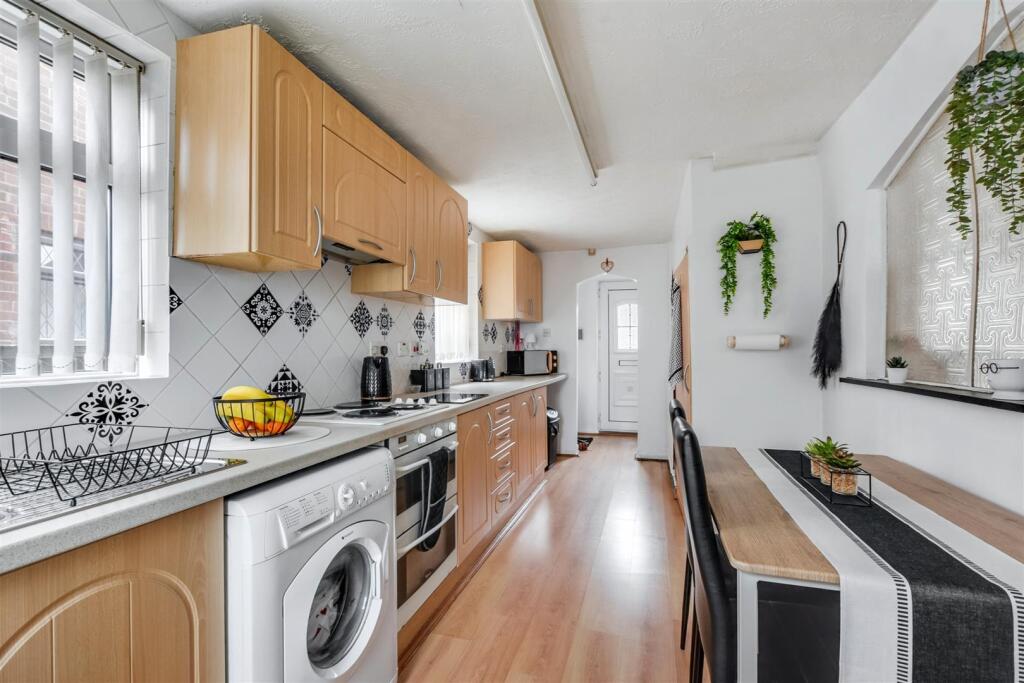 Kitchen_3.jpeg