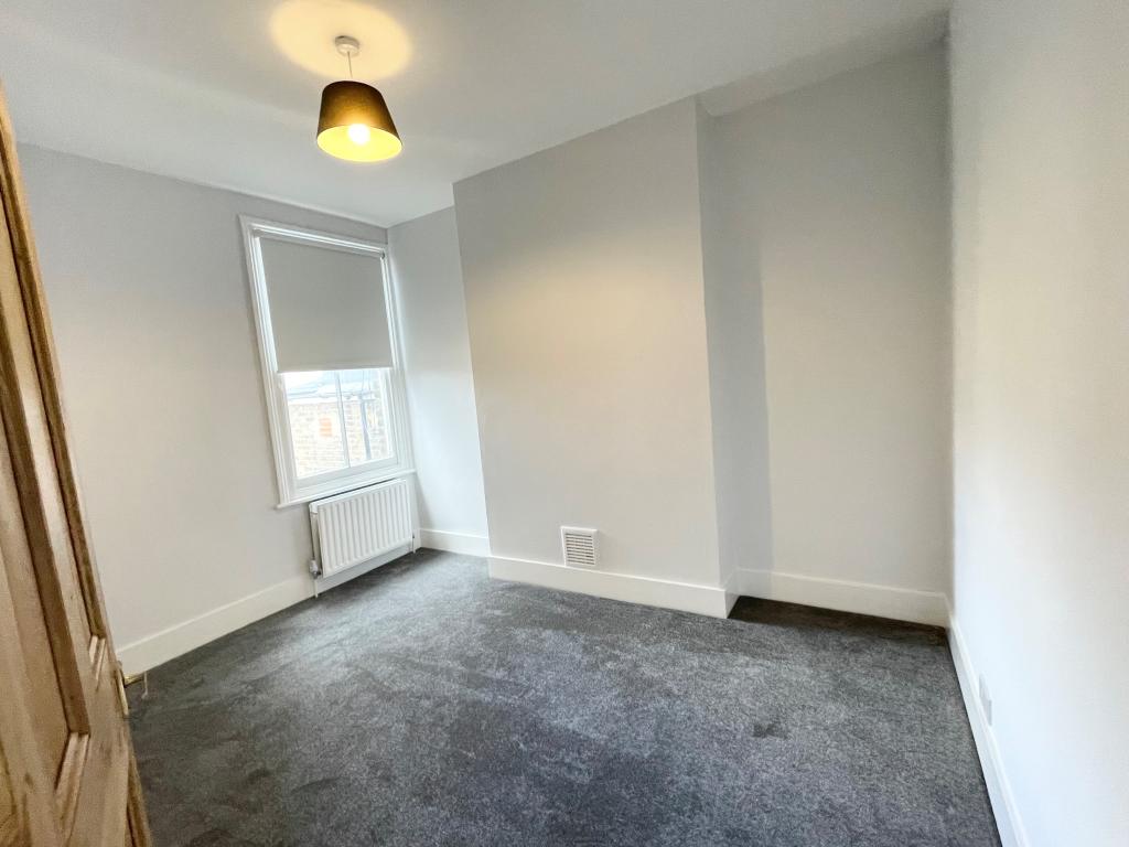 5 - Bedroom.jpg