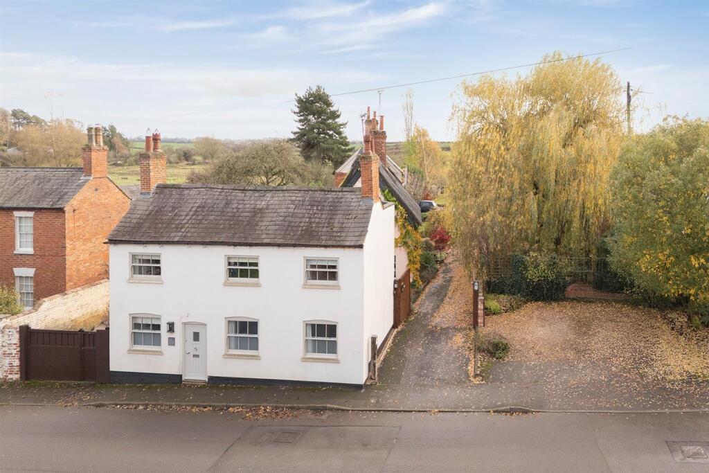 White Swan, 49 High Street