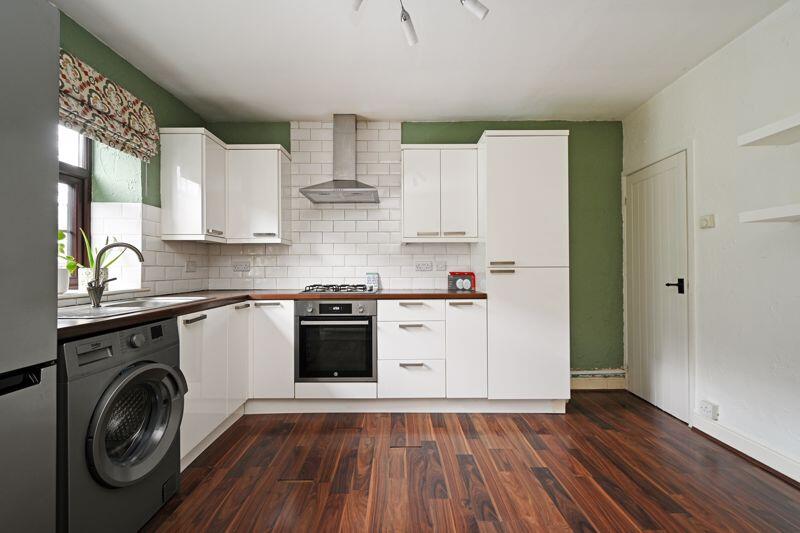 Kitchen dining space