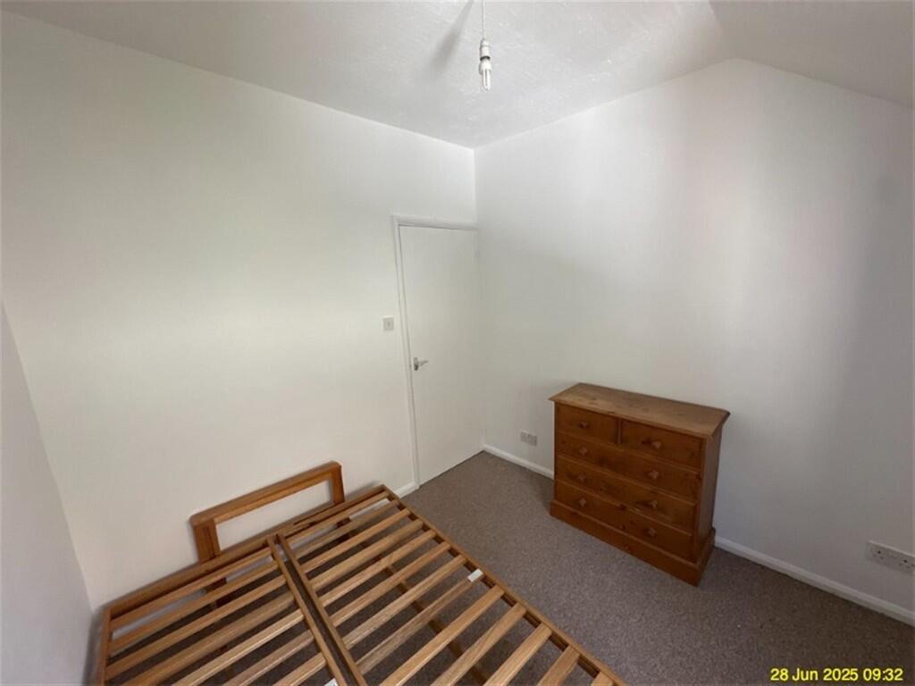 22293299_Bedroom_...