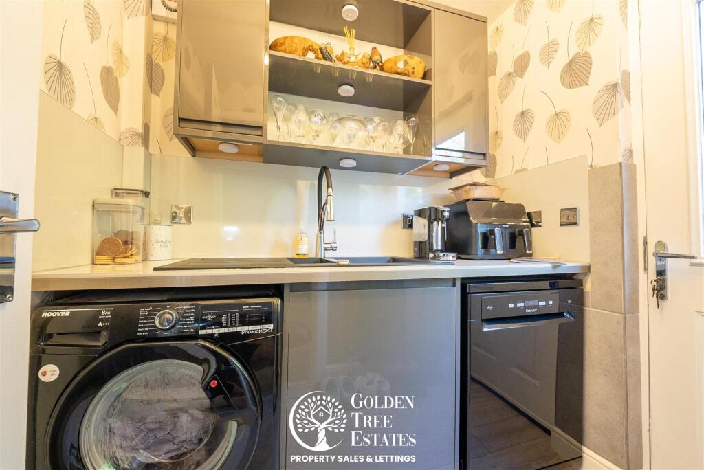 Images Above-09683.jpg