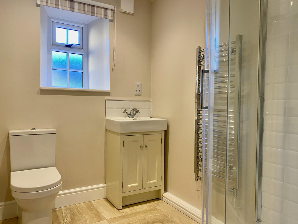 Downstairs Shower...
