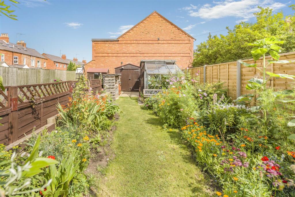 104 West Street, Banbury-15.jpg