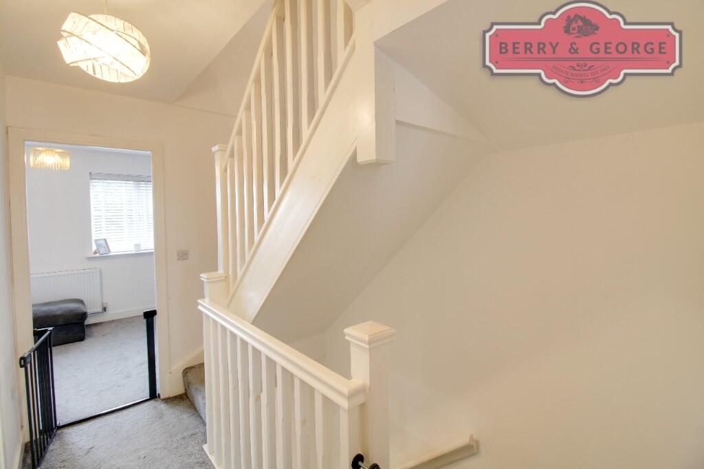 FIRST FLOOR LANDING